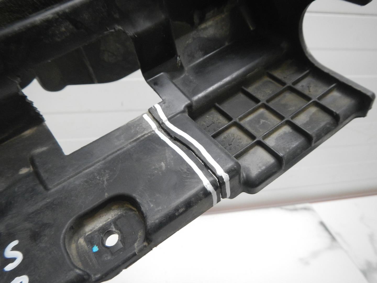 Воздуховод радиатора правый