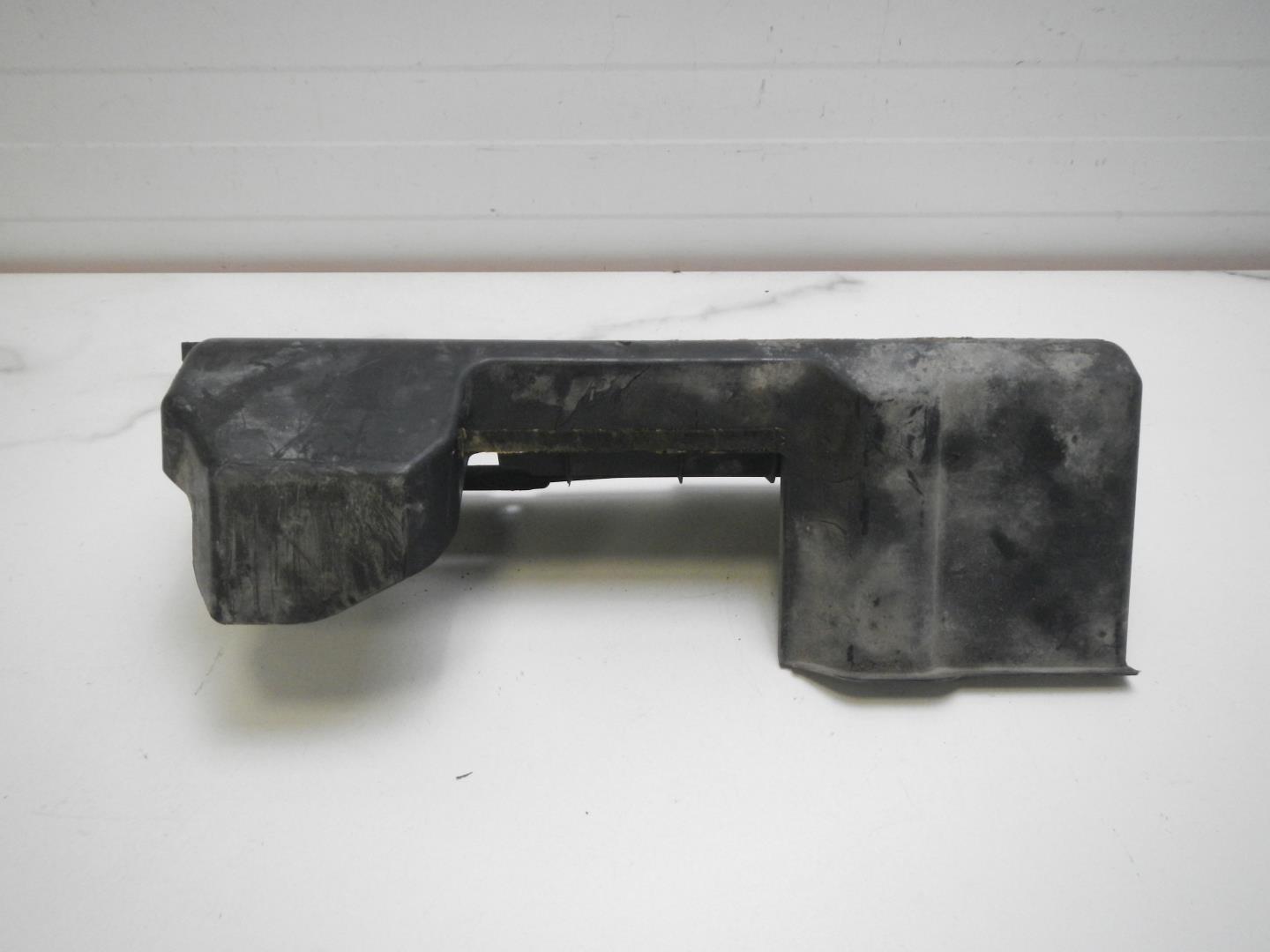 Воздуховод радиатора правый