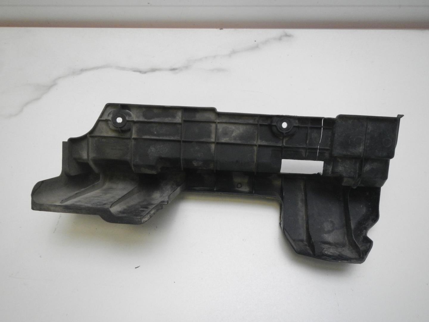 Воздуховод радиатора правый