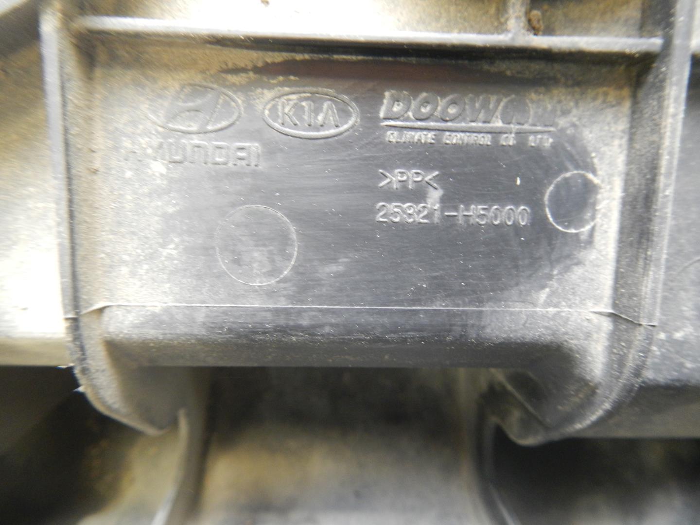 Воздуховод радиатора правый