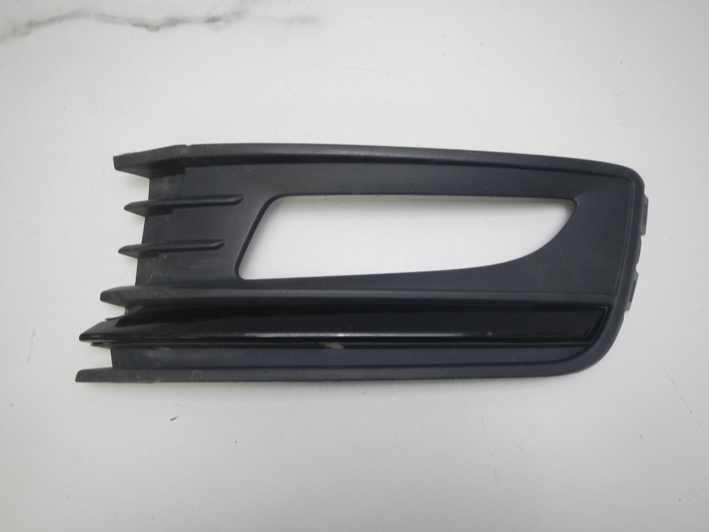 Решетка в бампер левая