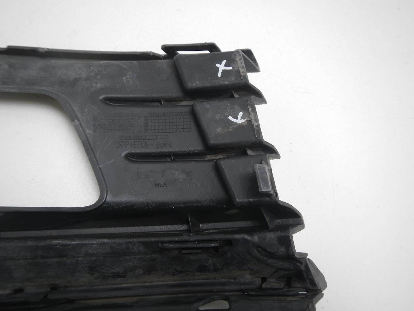 Решетка в бампер левая