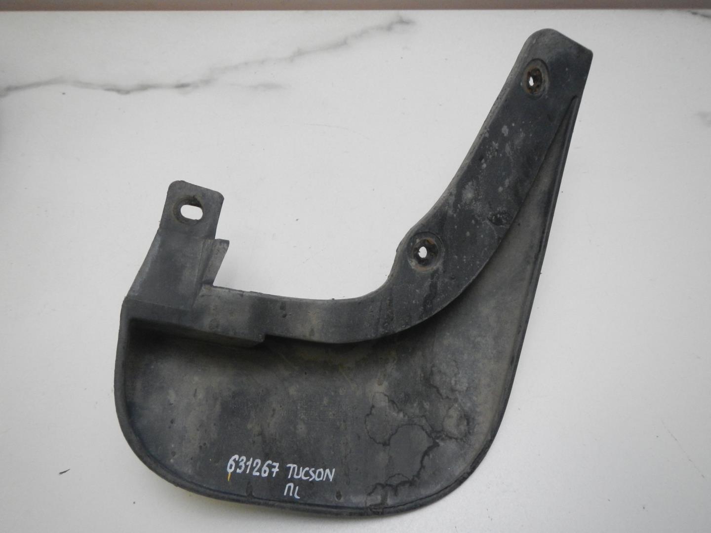 Брызговик передний левый