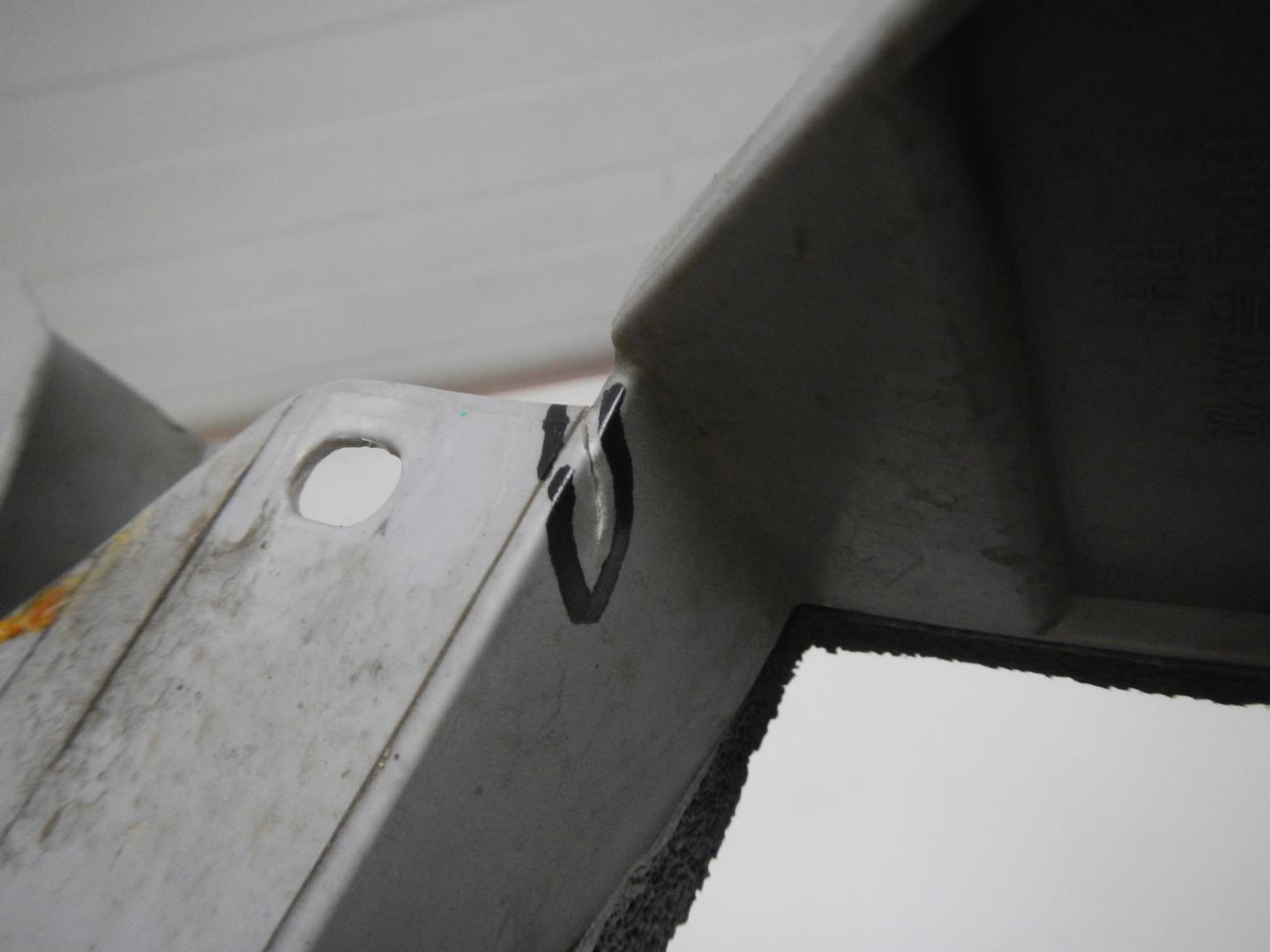 Воздуховод радиатора правый