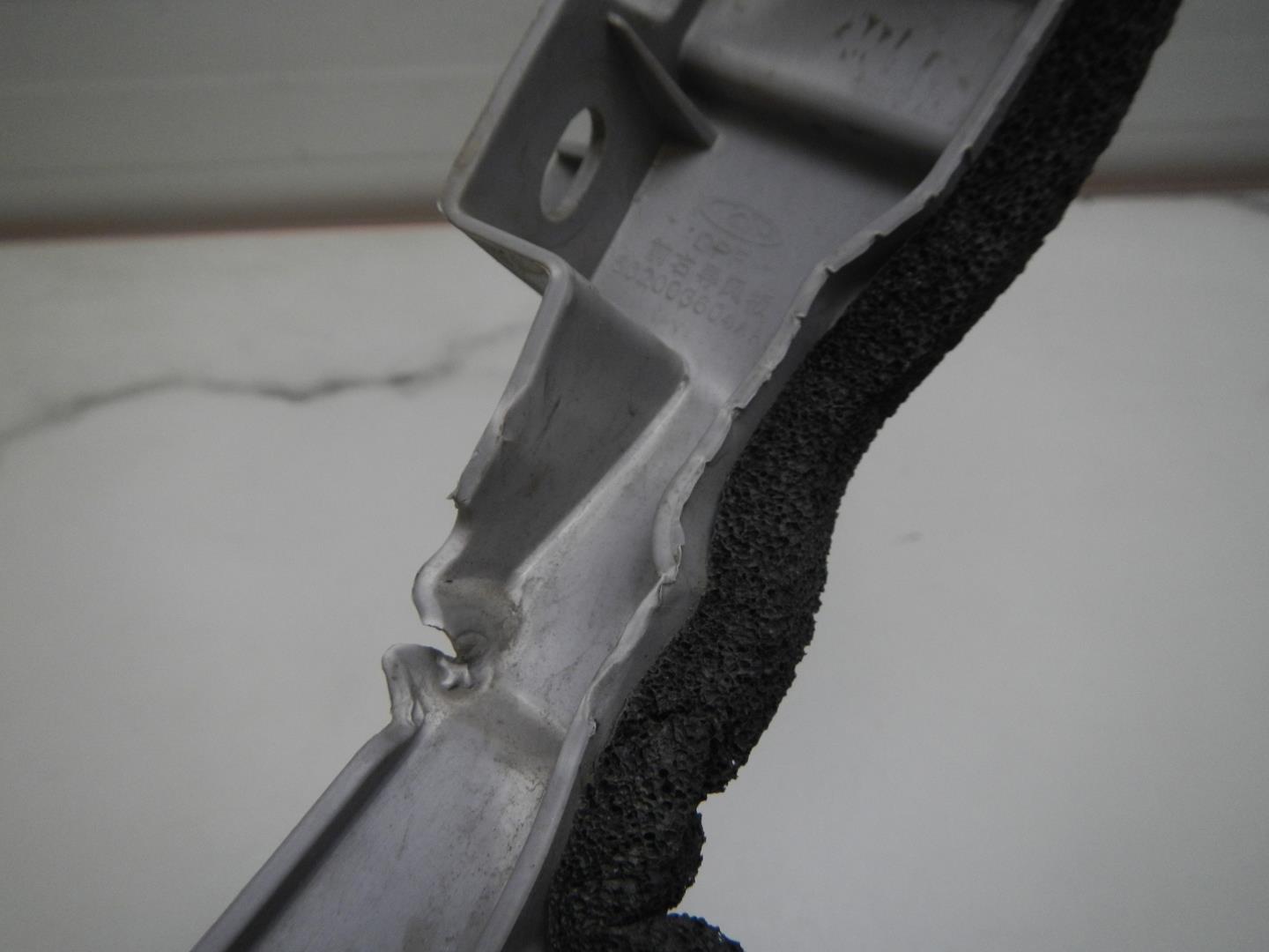 Воздуховод радиатора правый