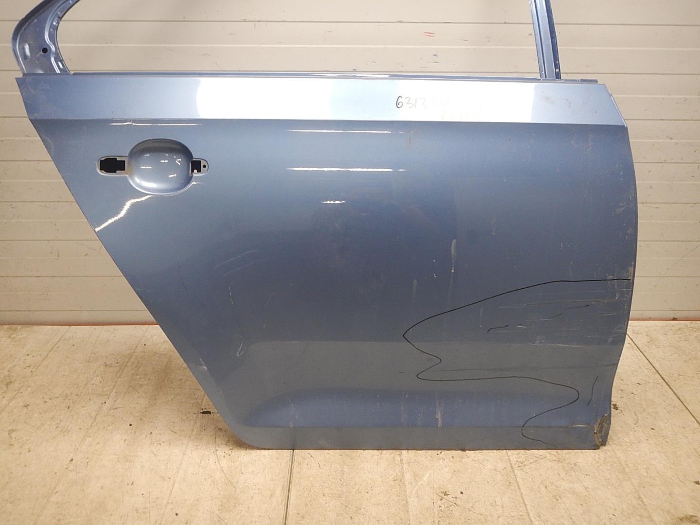 Дверь задняя правая