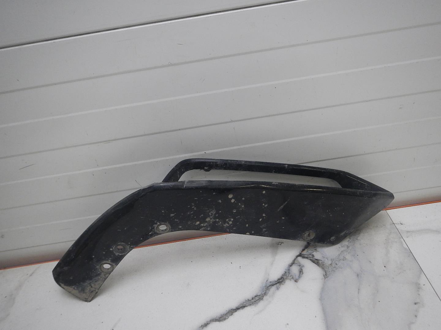 Накладка переднего бампера правая