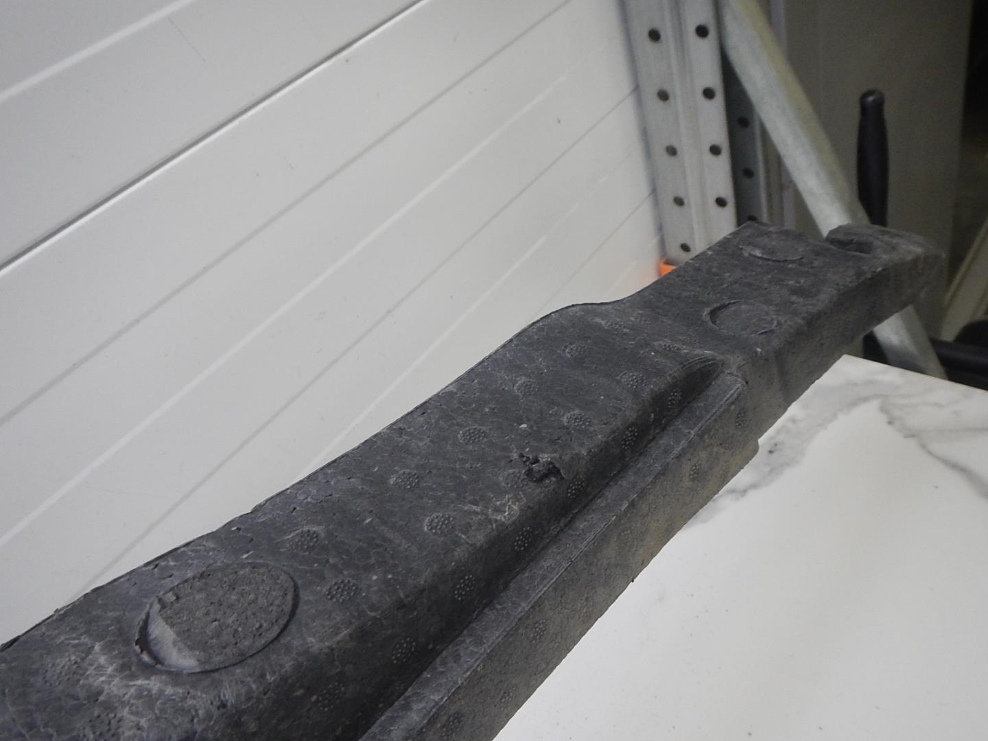 Наполнитель переднего бампера