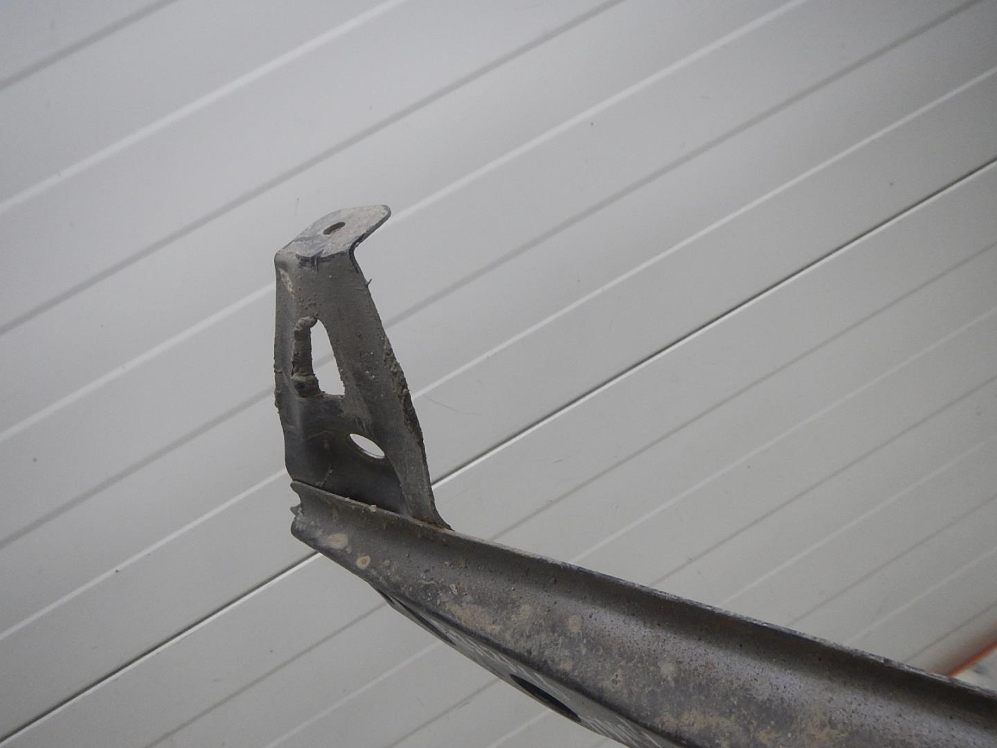 Усилитель заднего бампера