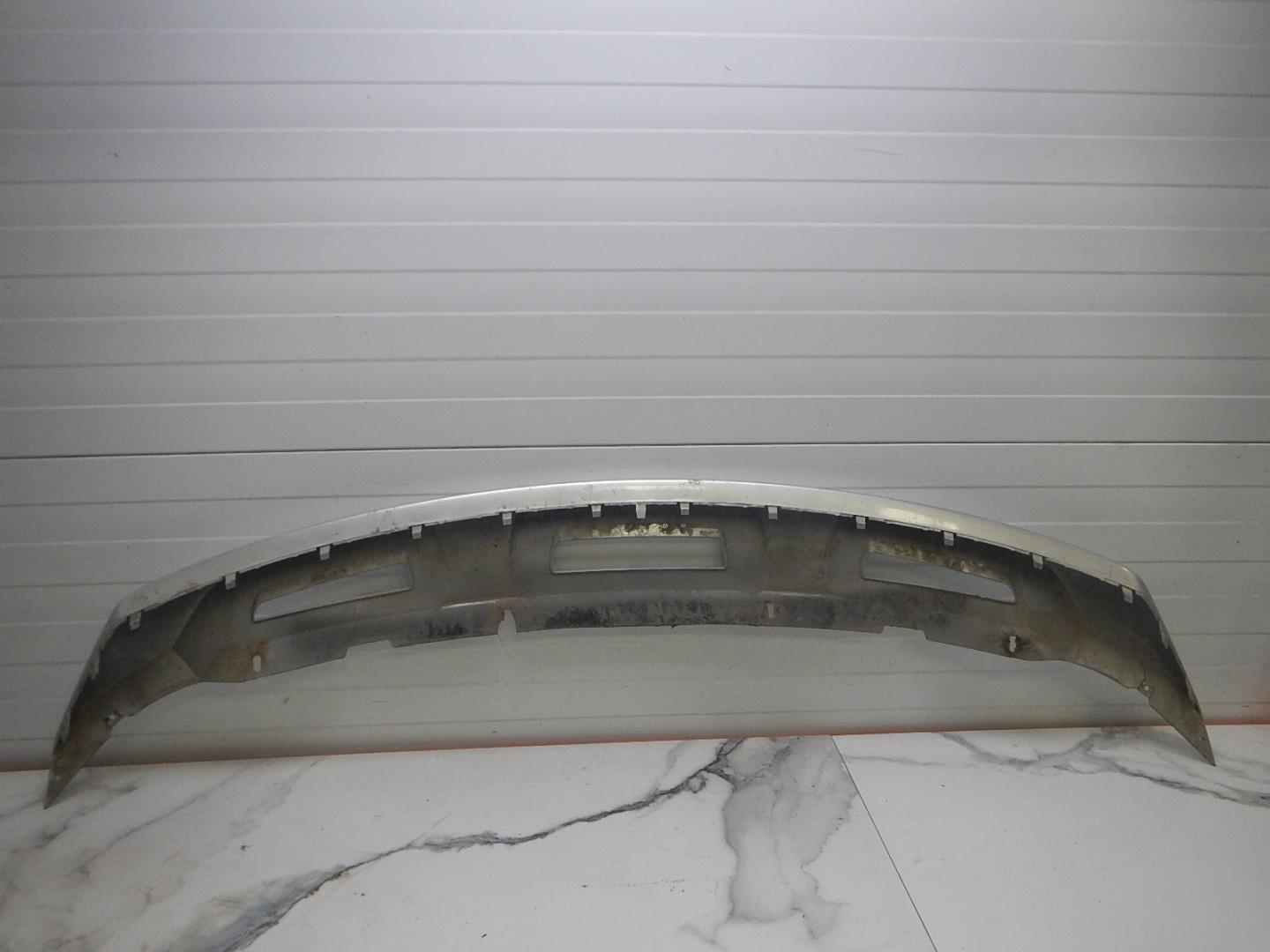 Накладка переднего бампера