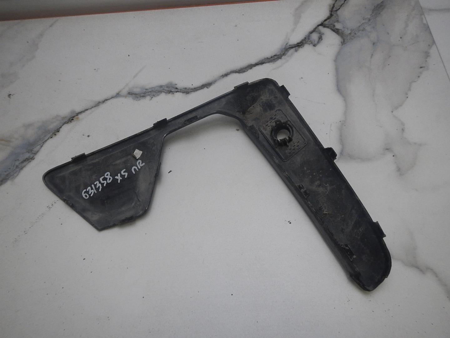 Молдинг переднего бампера правый