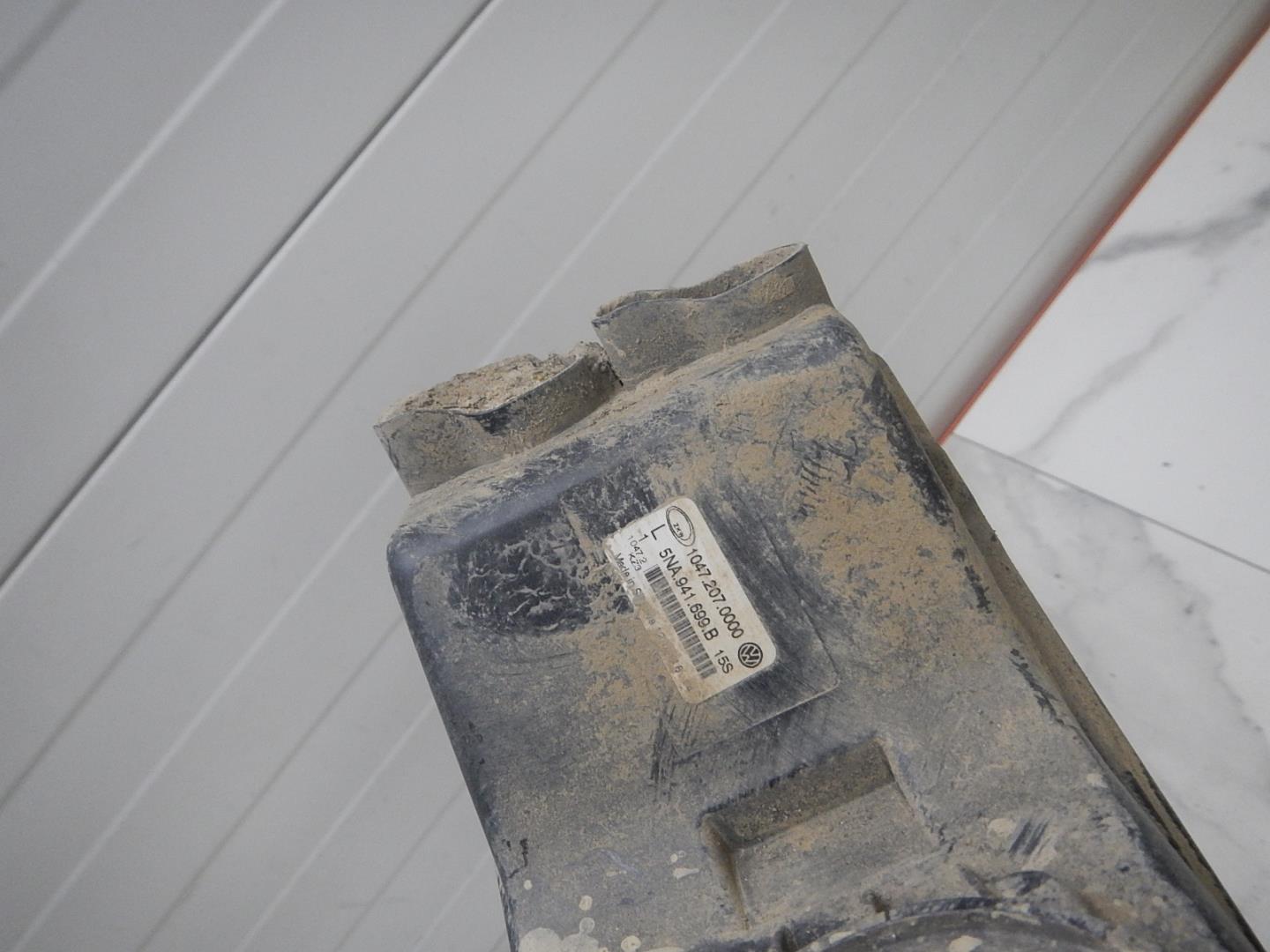 Фара противотуманная левая