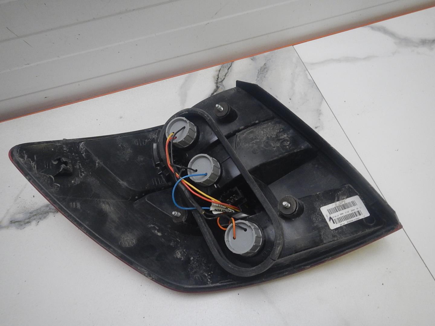 Фонарь задний правый