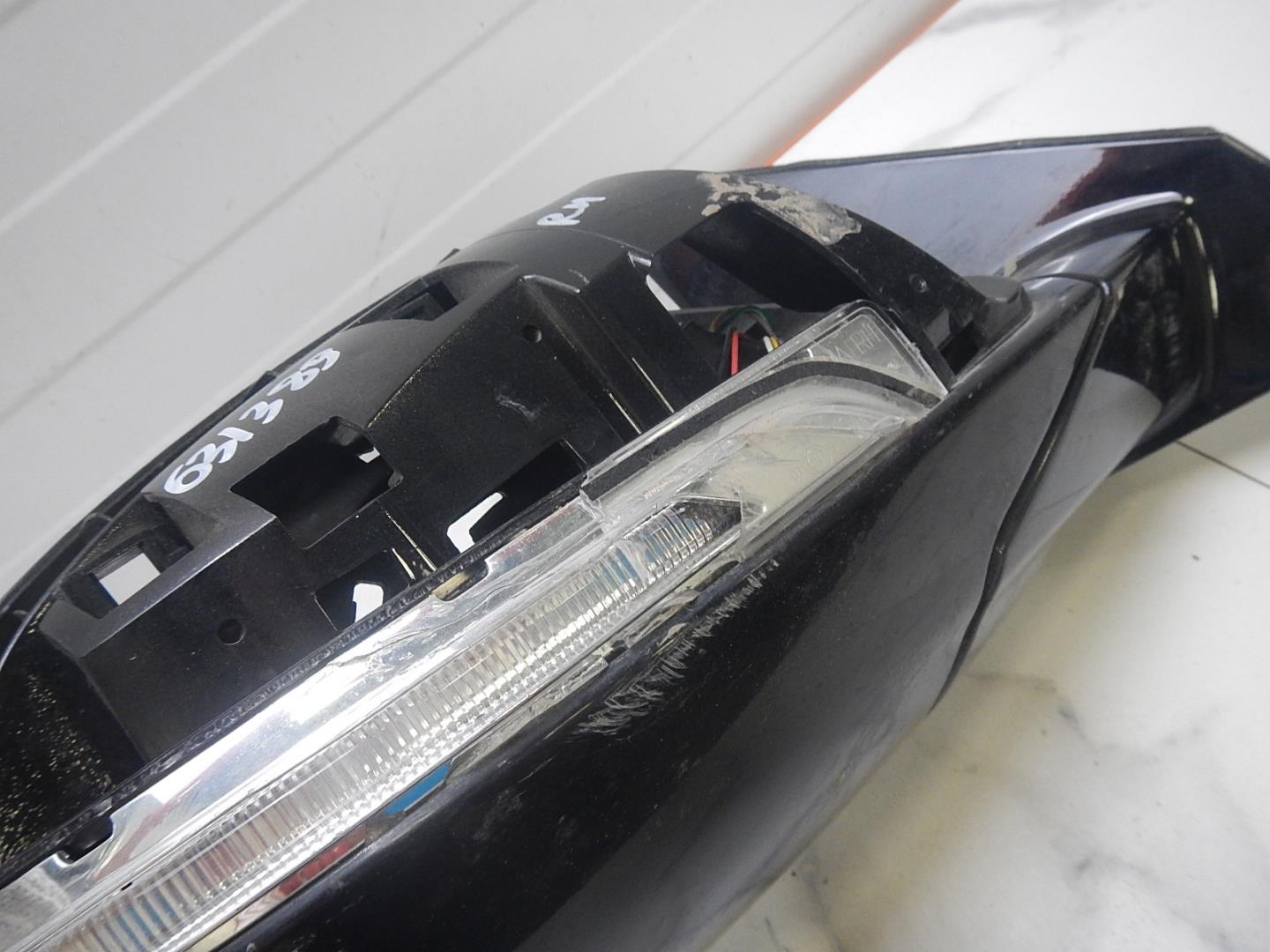 Зеркало правое электрическое