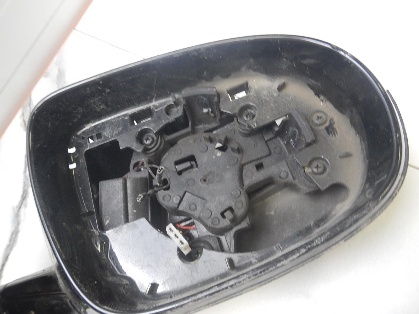 Зеркало правое электрическое