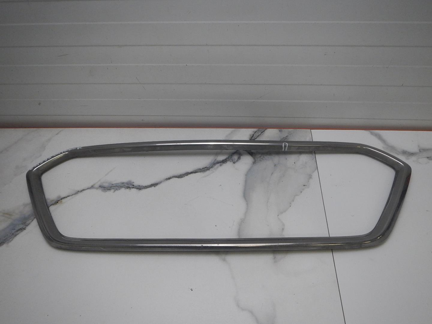 Накладка на решетку радиатора