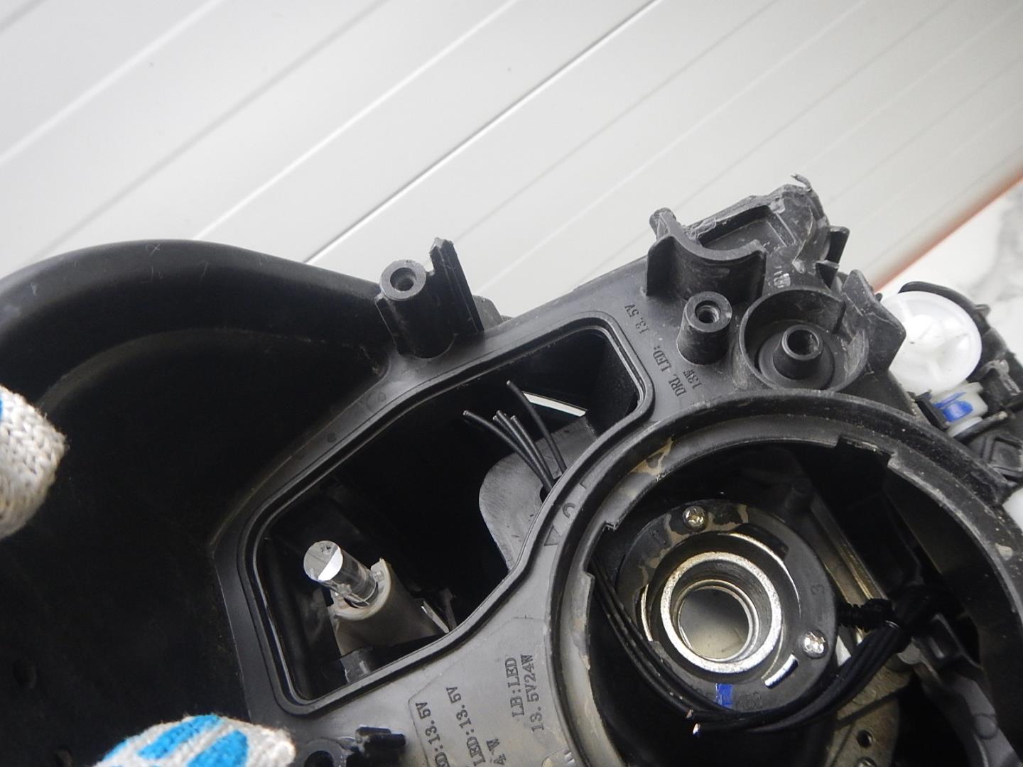 Фара правая