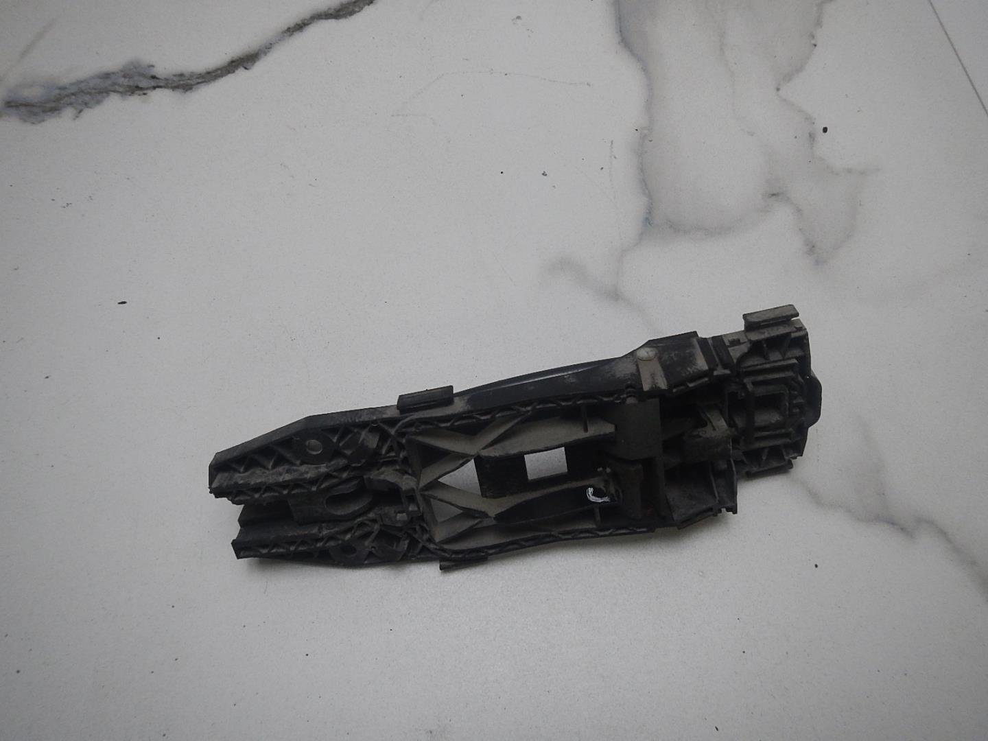 Ручка двери передней наружная правая