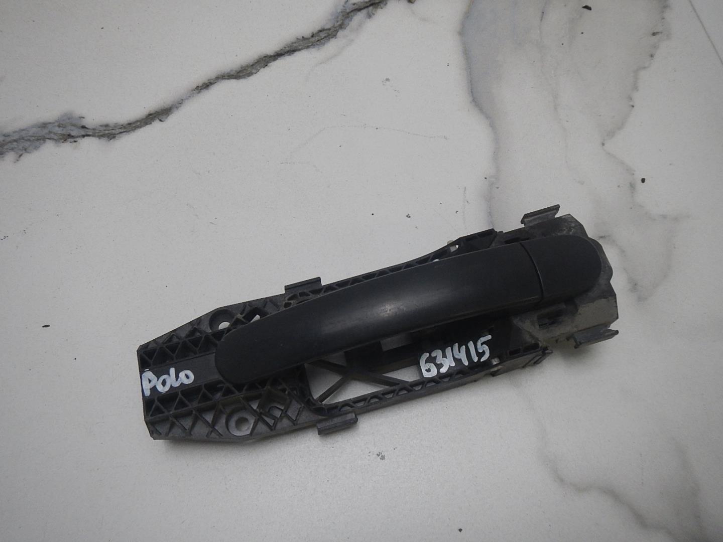 Ручка двери передней наружная правая