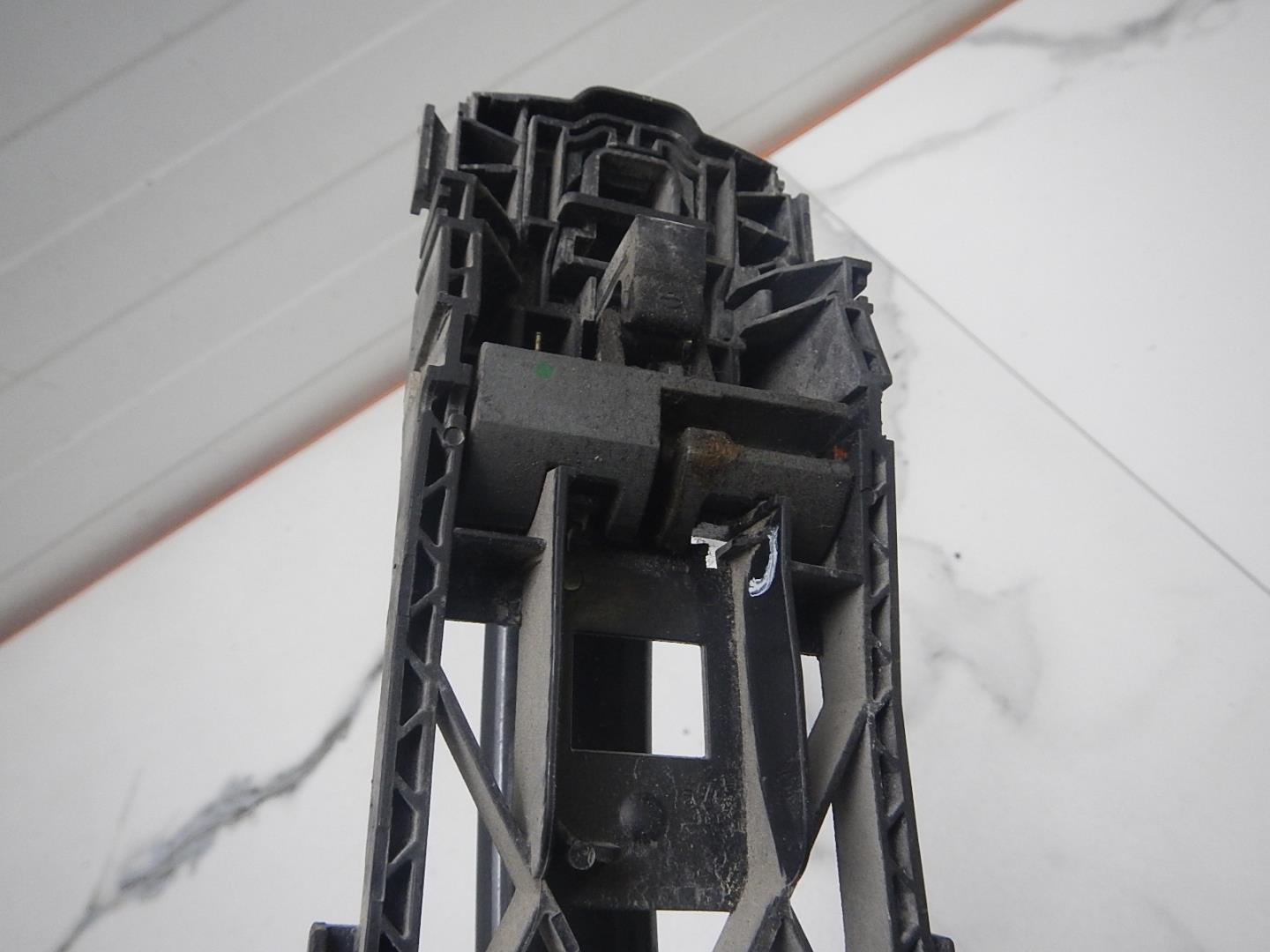 Ручка двери передней наружная правая