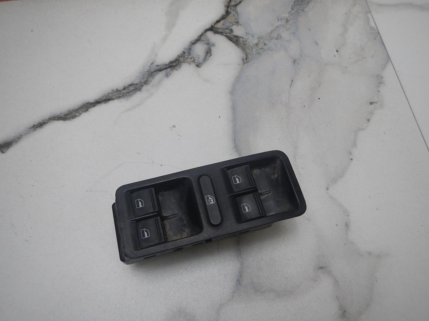 Блок управления стеклоподъемниками