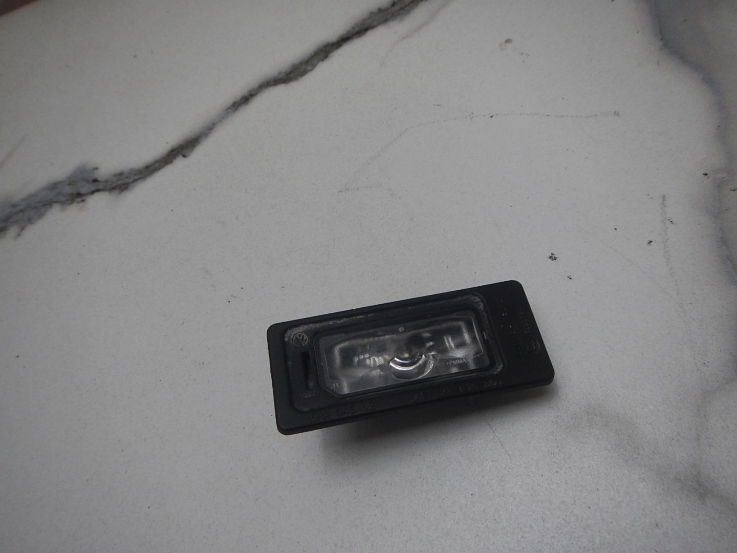 Фонарь подсветки номера