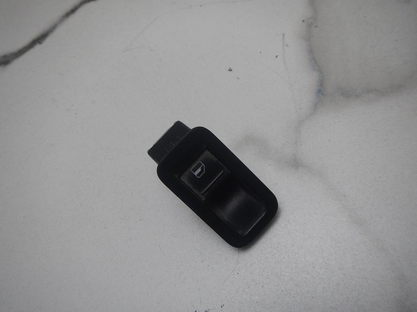 Кнопка стеклоподъемника