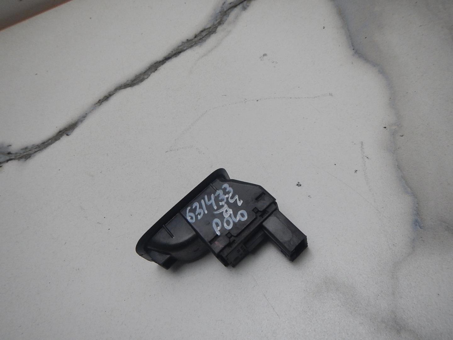 Кнопка стеклоподъемника