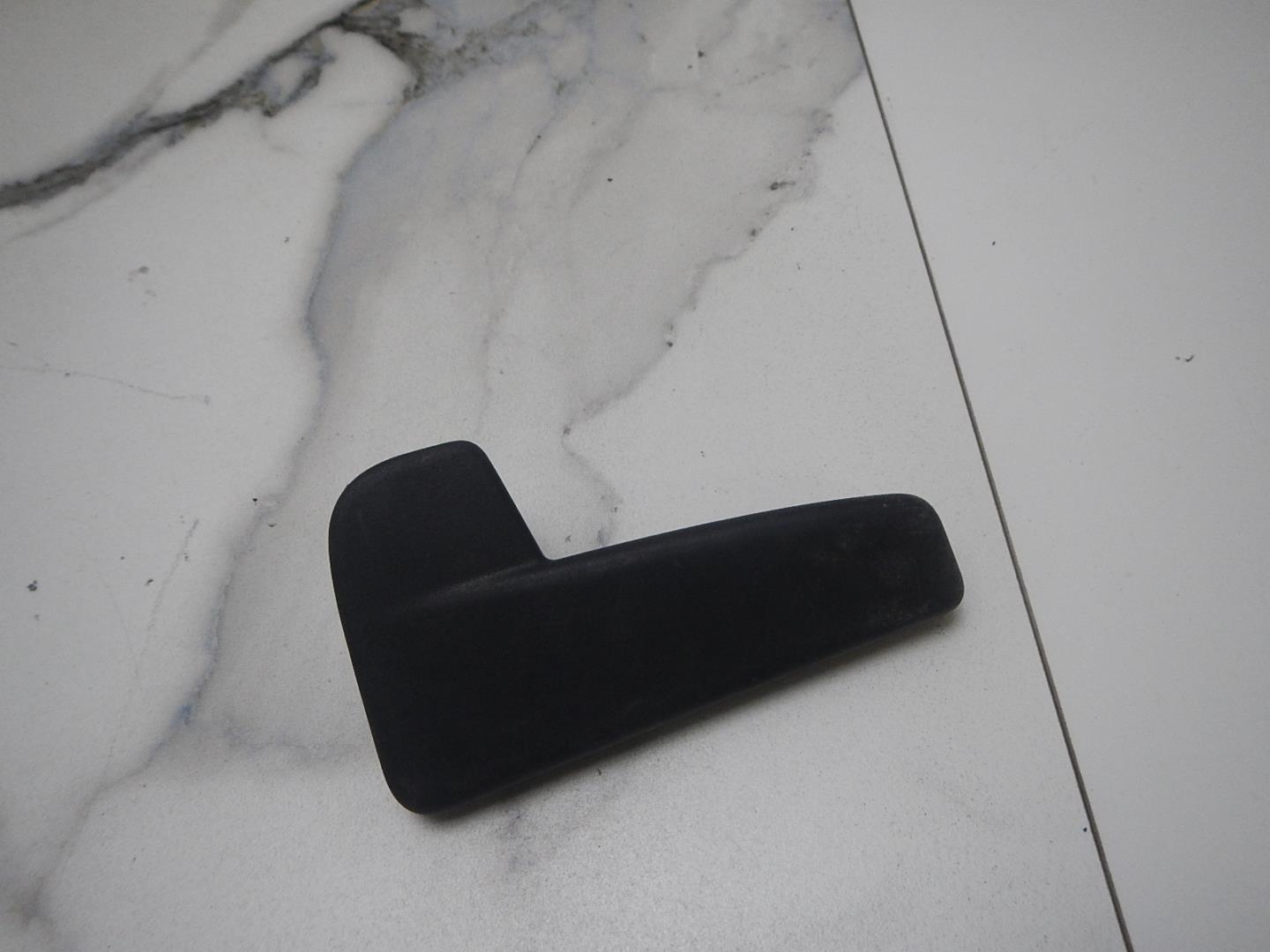 Ручка открывания капота