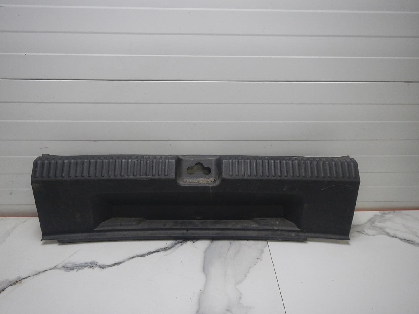 Обшивка багажника