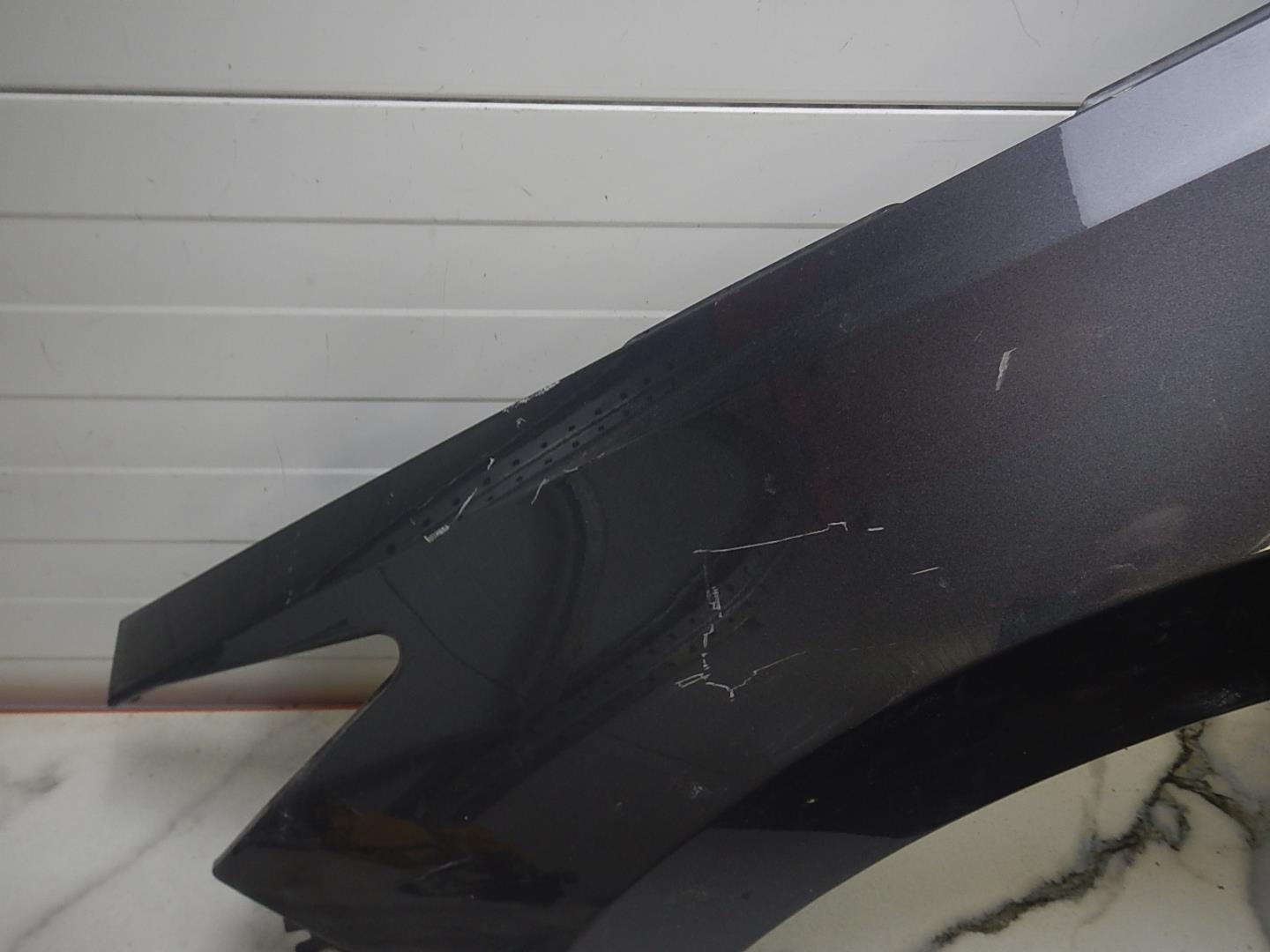 Крыло переднее левое