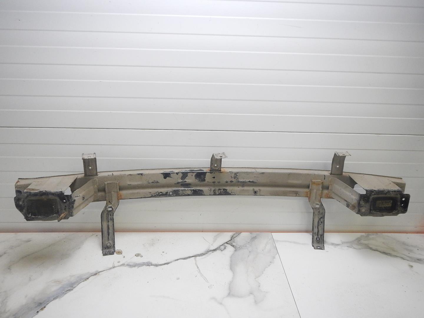 Усилитель заднего бампера