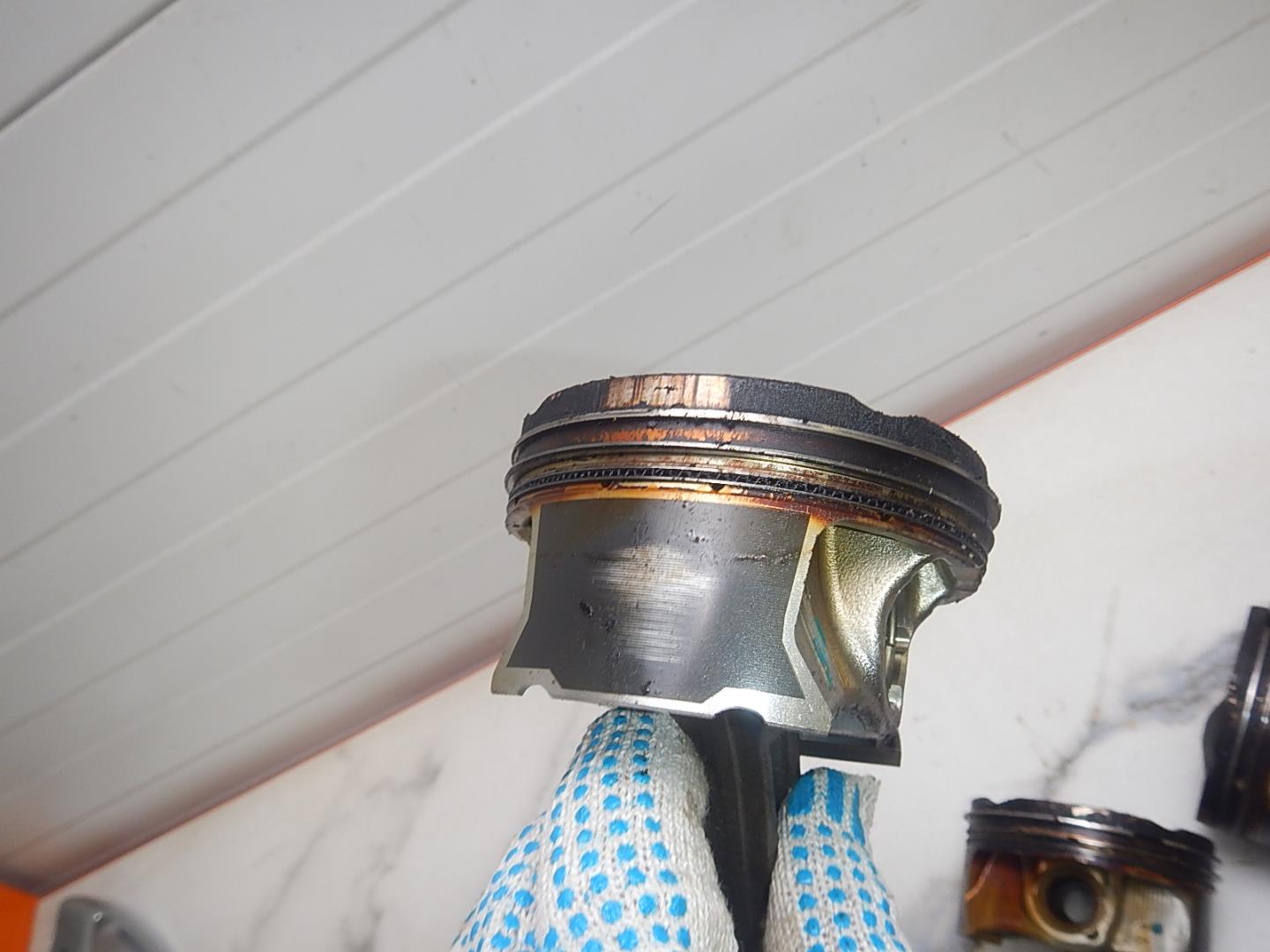 Поршень с шатуном