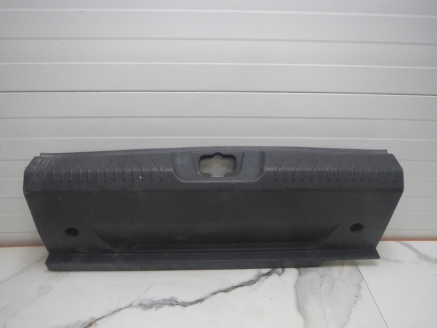 Обшивка багажника