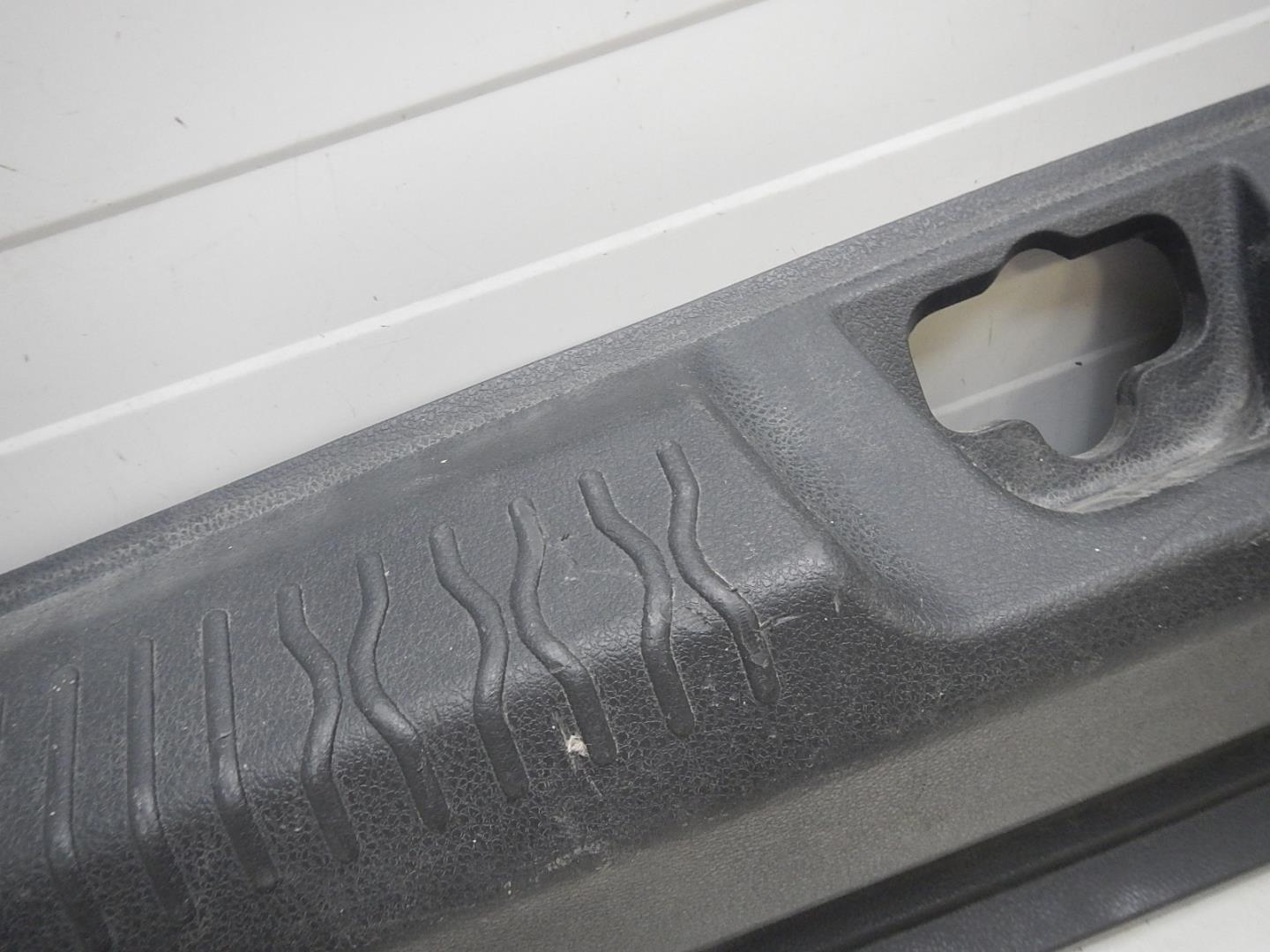 Обшивка багажника