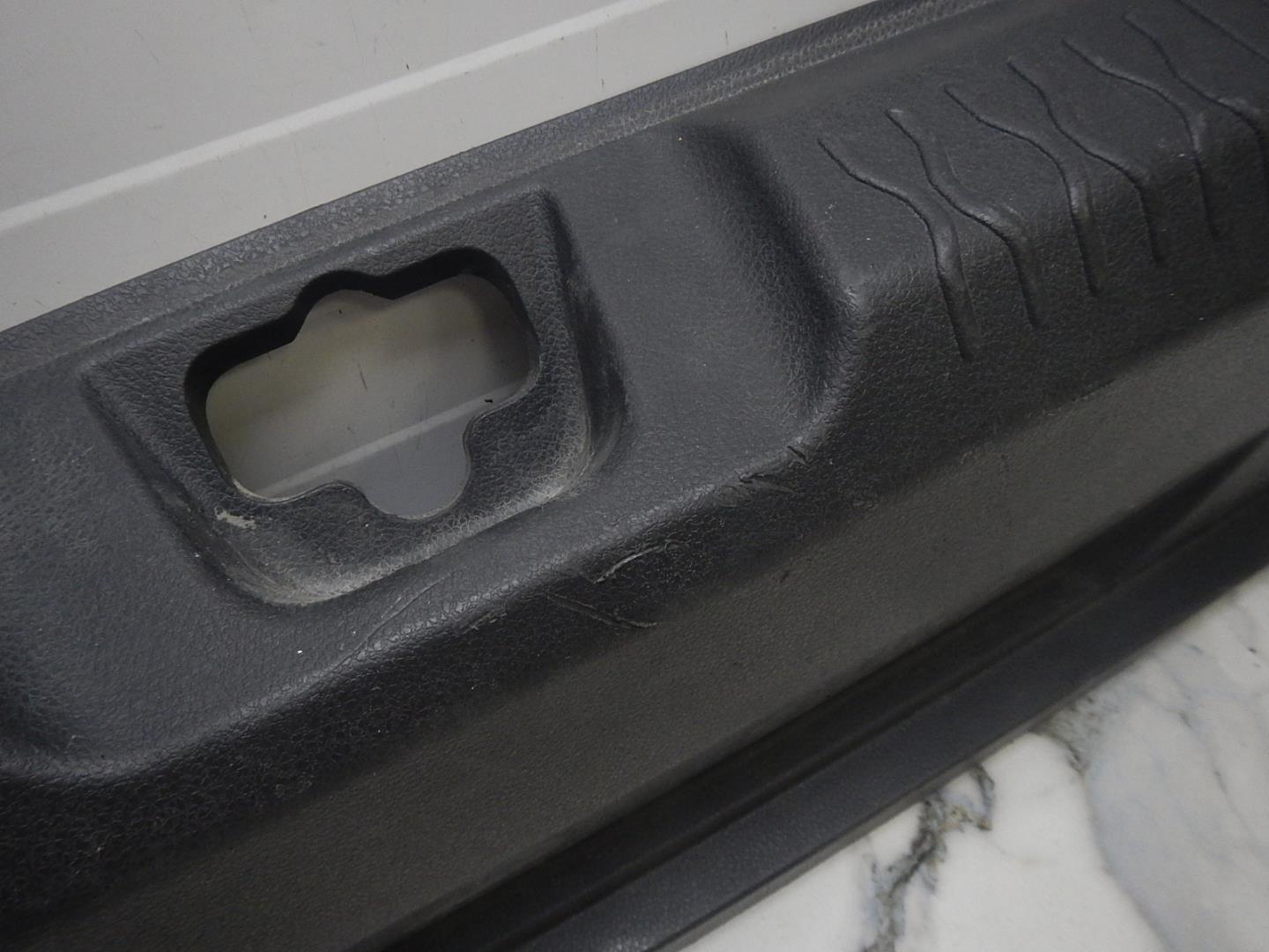 Обшивка багажника