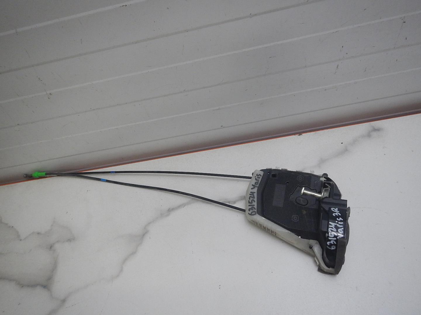 Замок двери задней правой