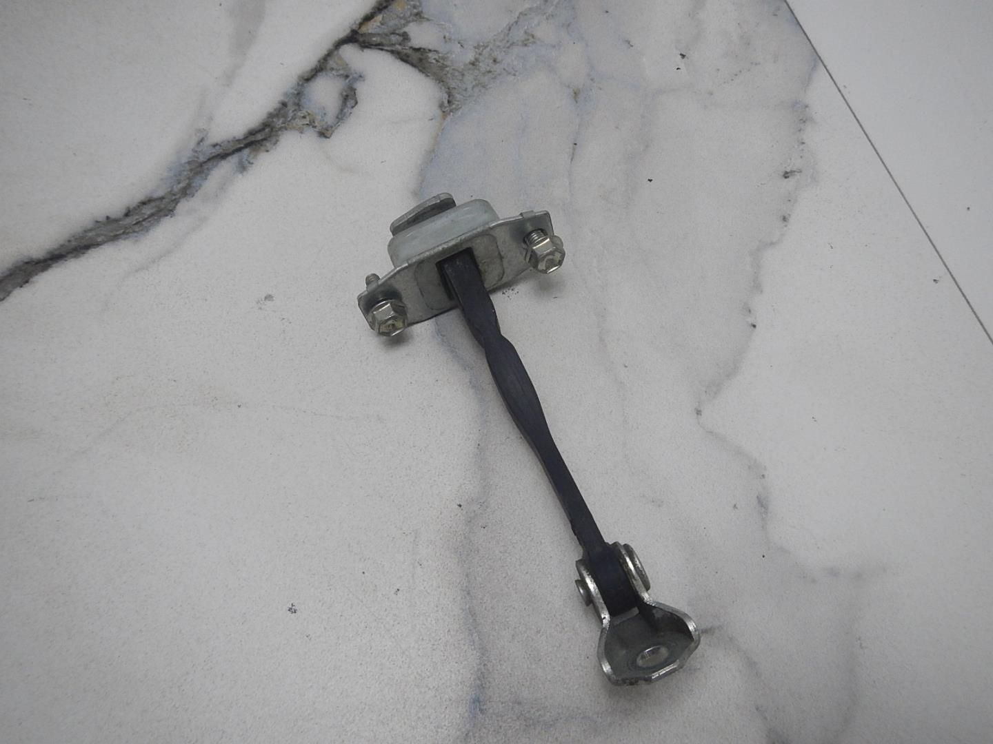 Ограничитель двери