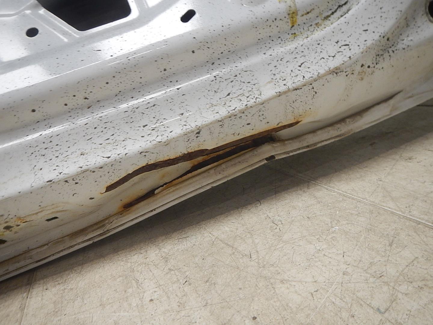 Дверь багажника