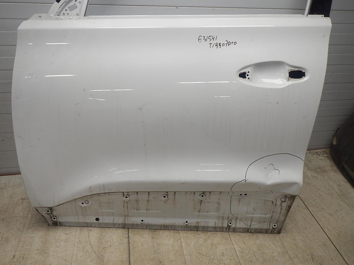 Дверь передняя левая