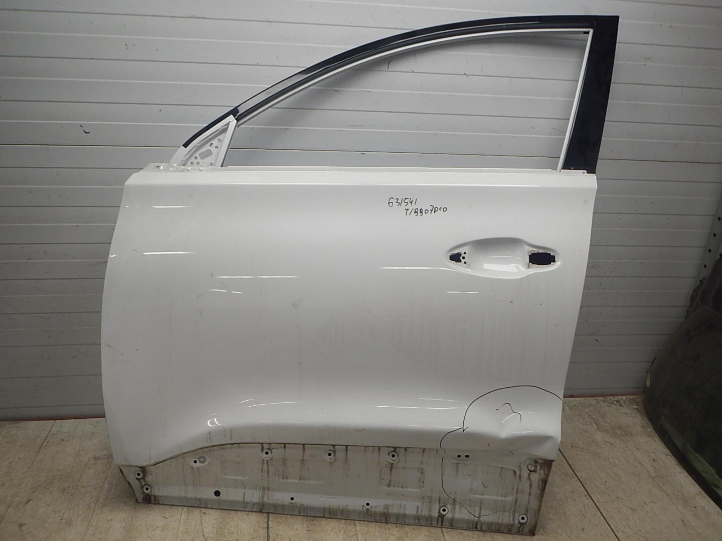 Дверь передняя левая
