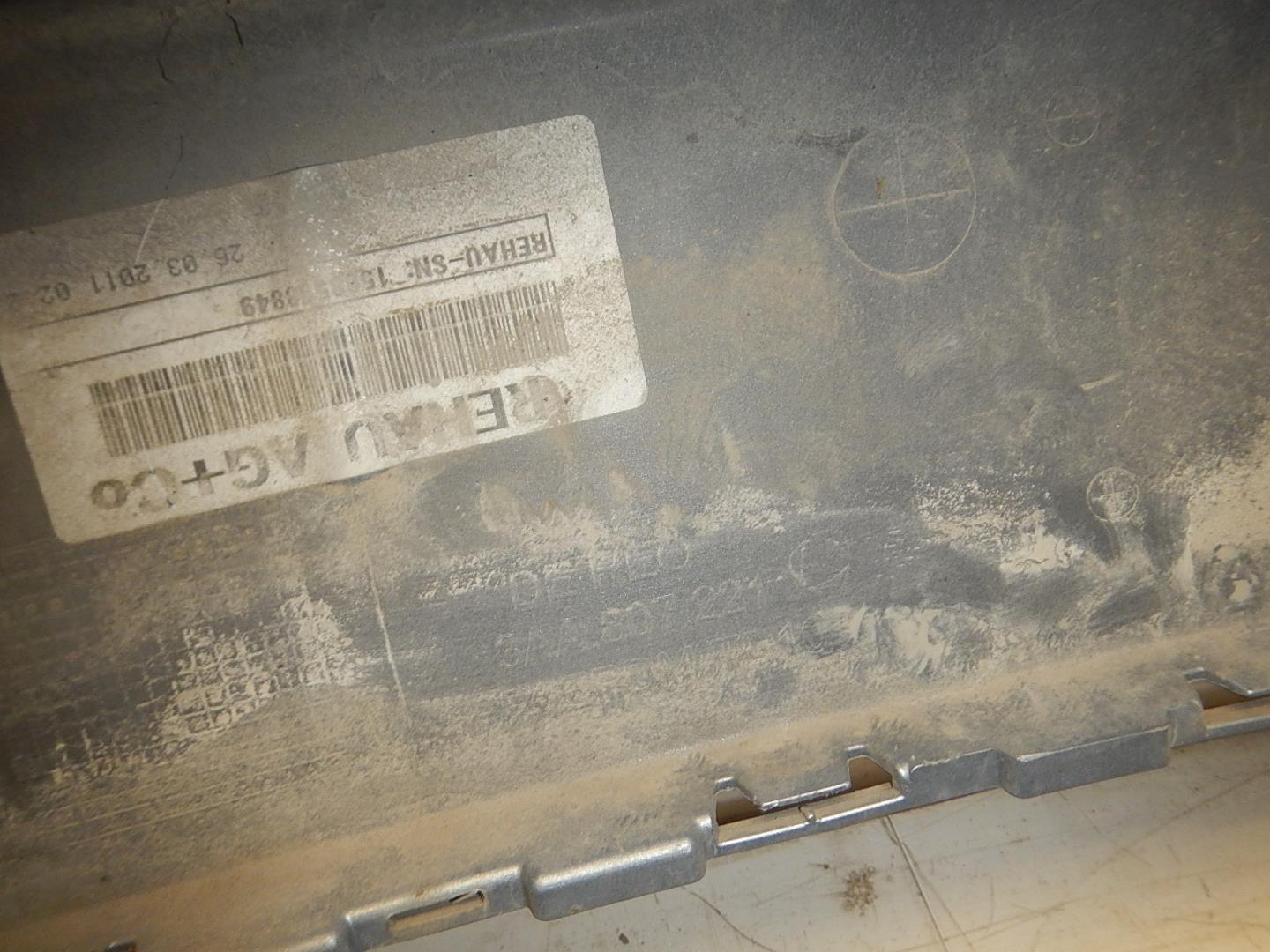 Бампер передний