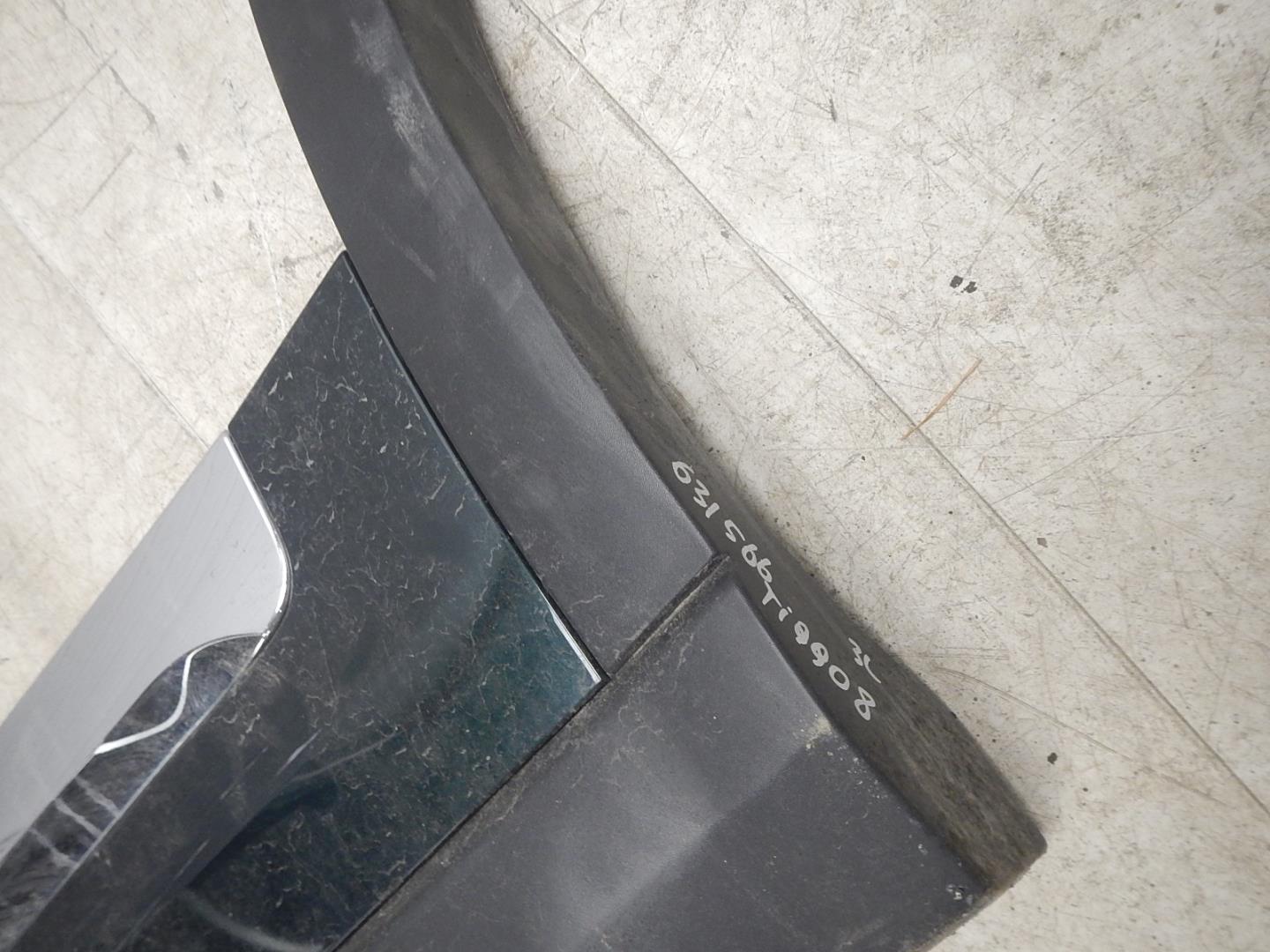 Молдинг задней левой двери