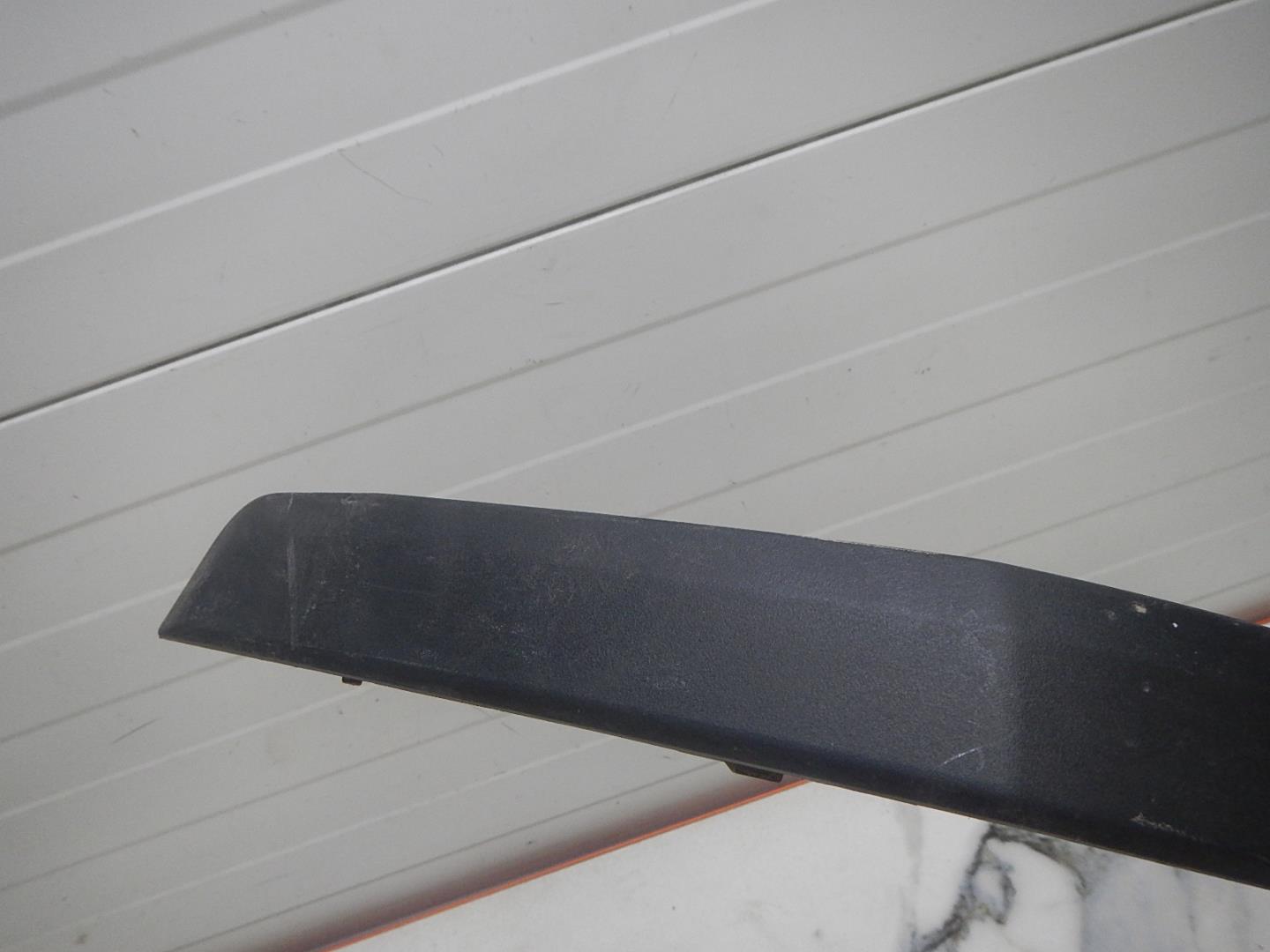 Молдинг заднего бампера