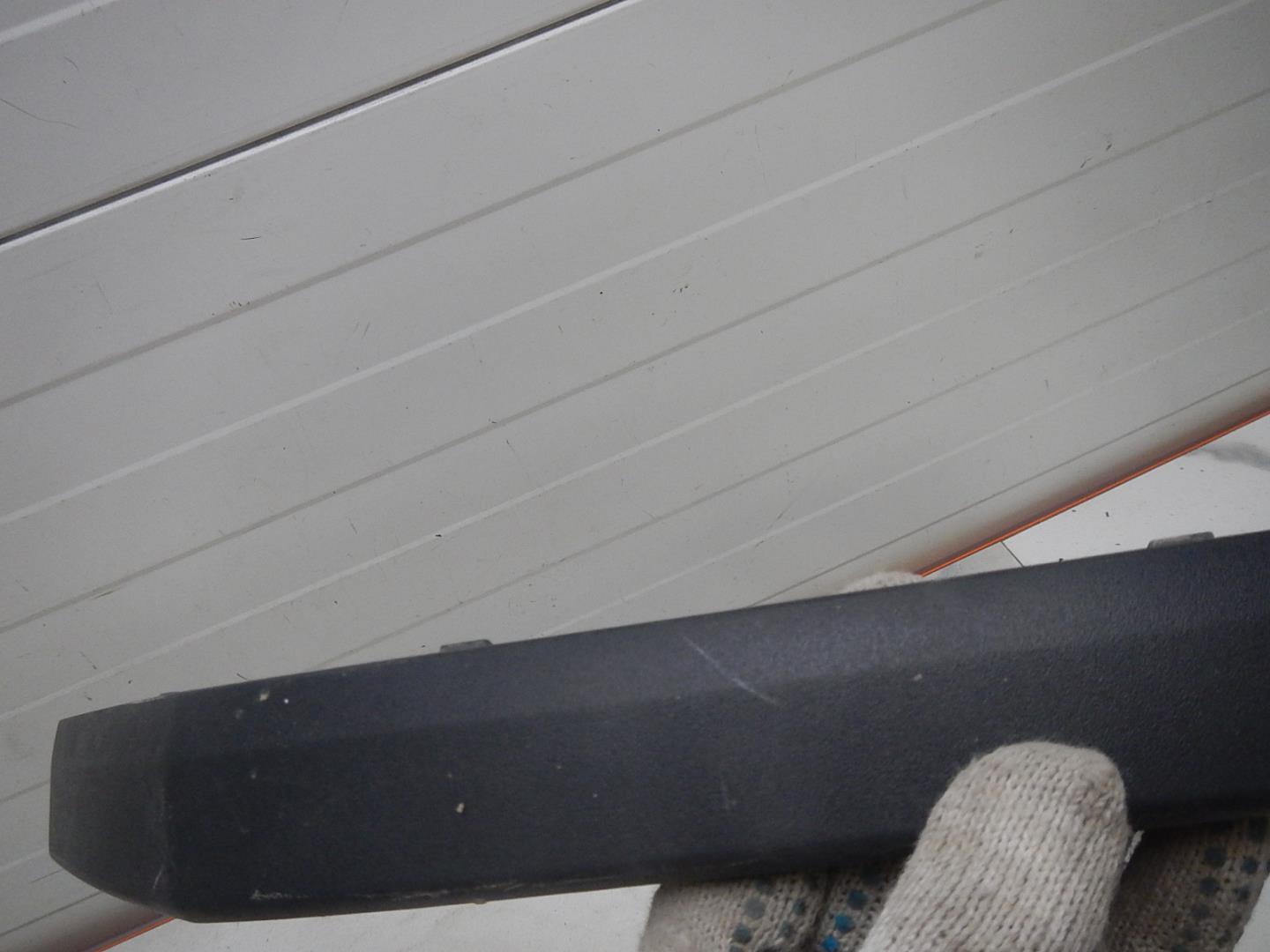 Молдинг заднего бампера