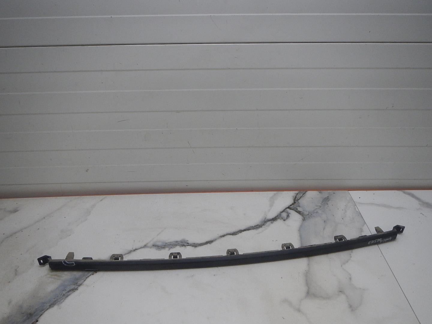 Молдинг заднего бампера