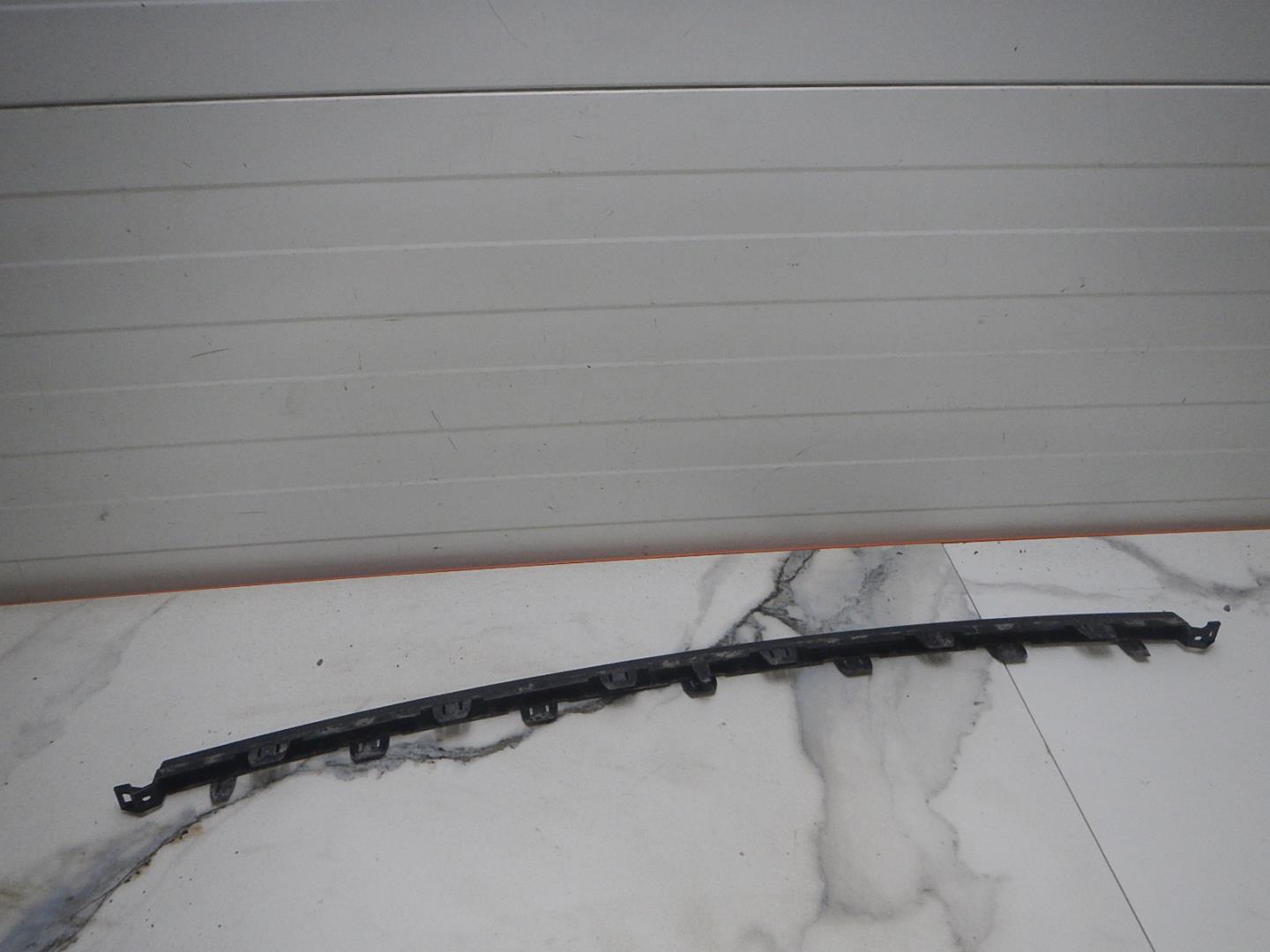 Молдинг заднего бампера