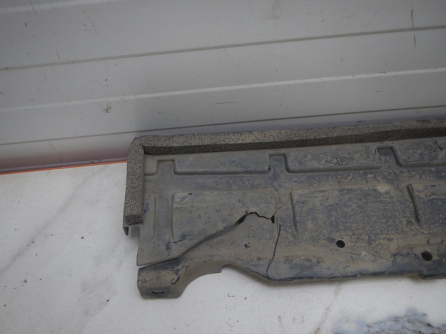 Воздуховод радиатора нижний