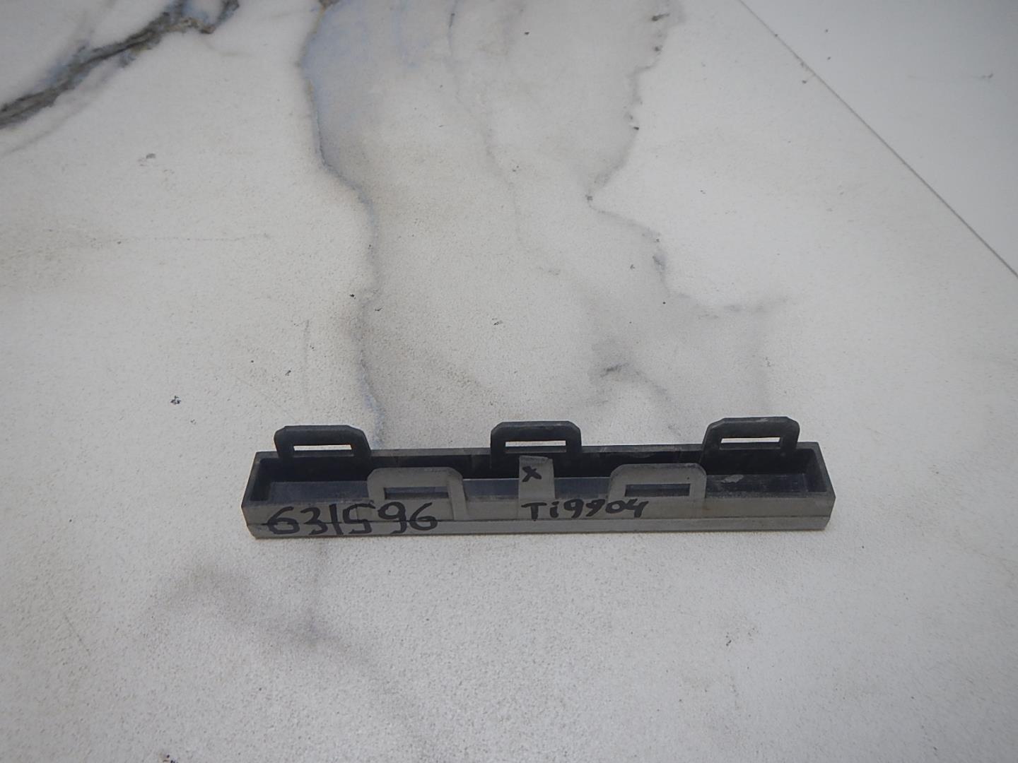 Молдинг переднего бампера