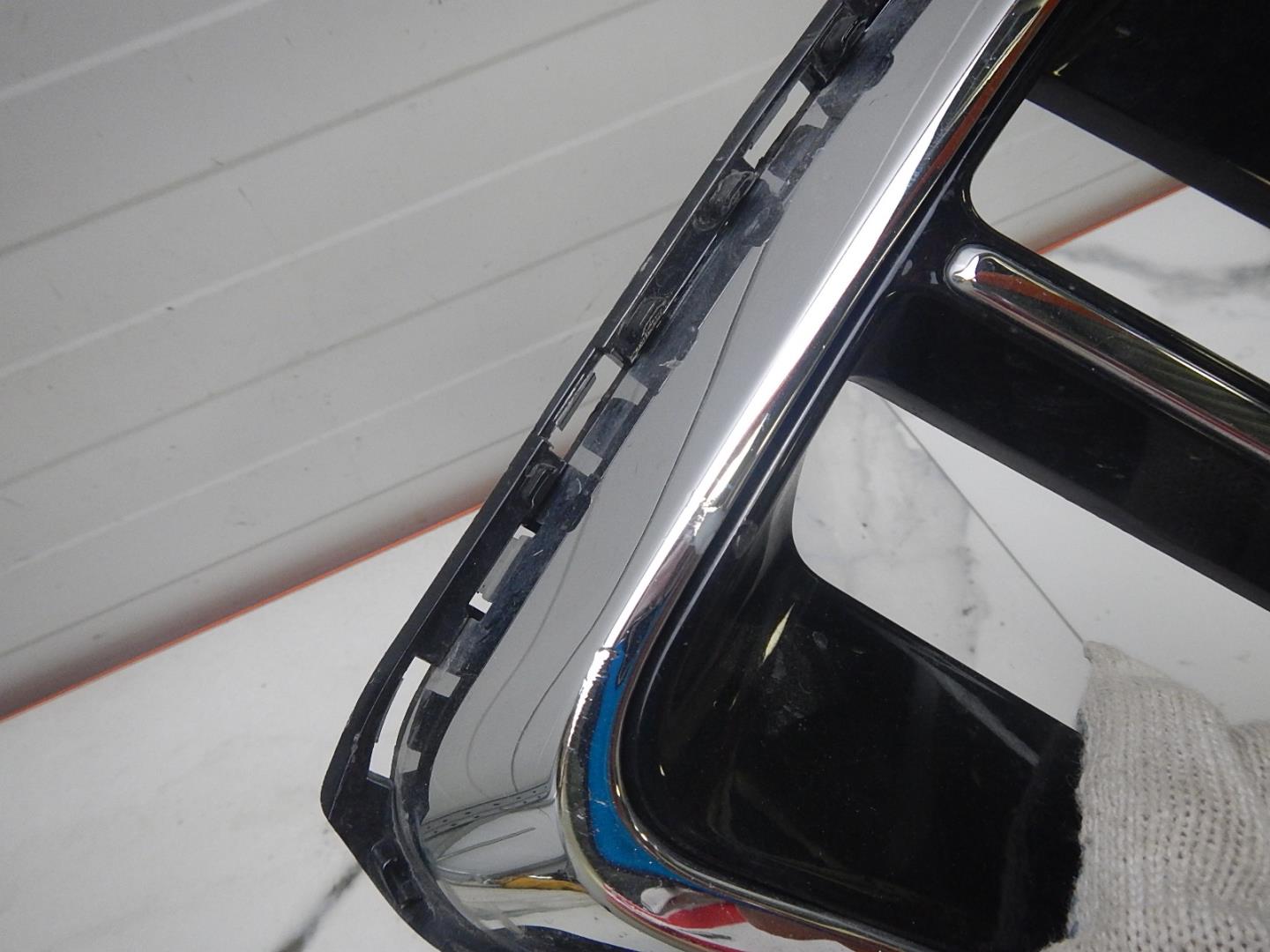 Решетка в бампер правая